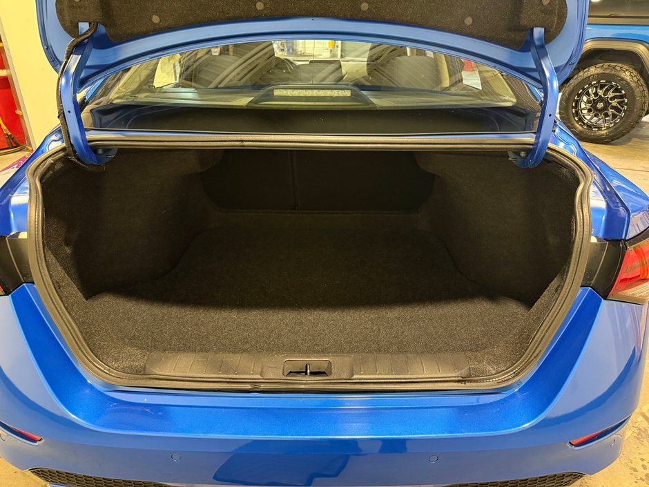 Nissan Sentra SV TOIT 2022-26
