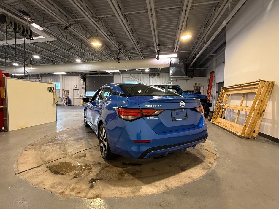 Nissan Sentra SV TOIT 2022-4