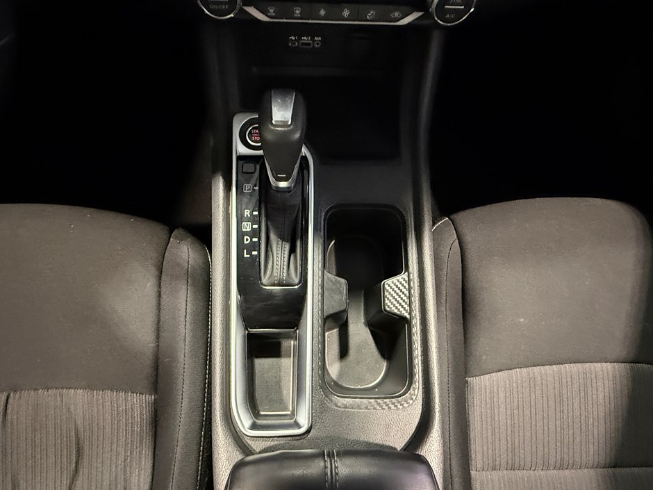 Nissan Sentra SV TOIT 2022-24