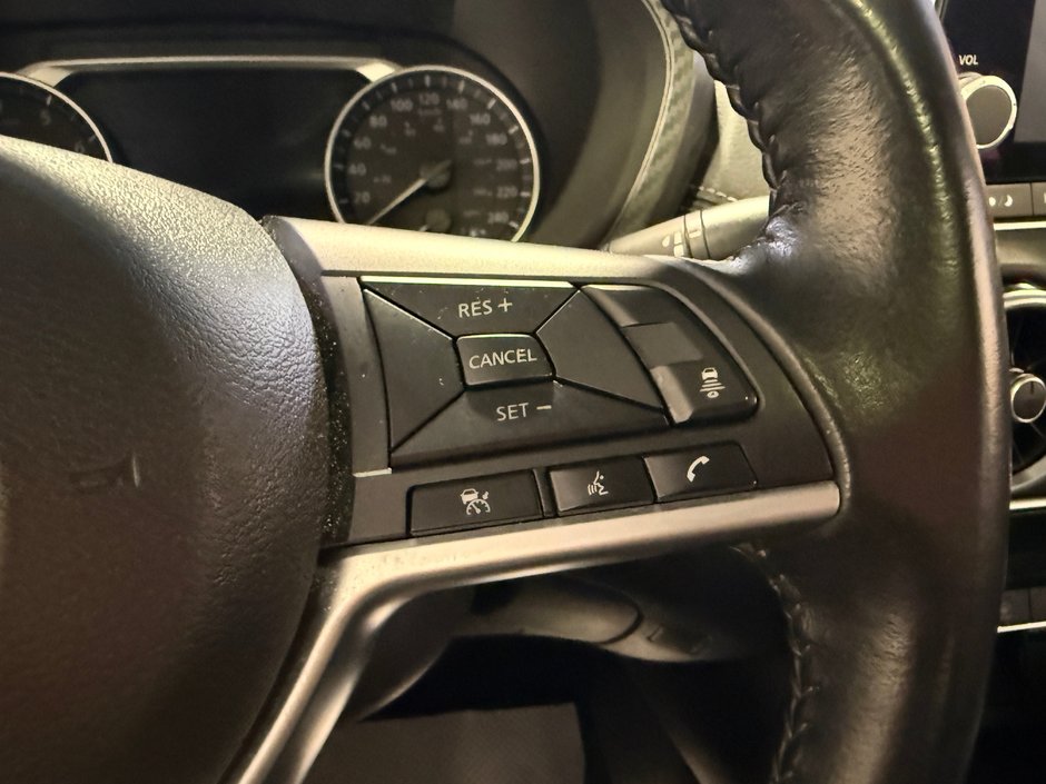 Nissan Sentra SV TOIT 2022-17