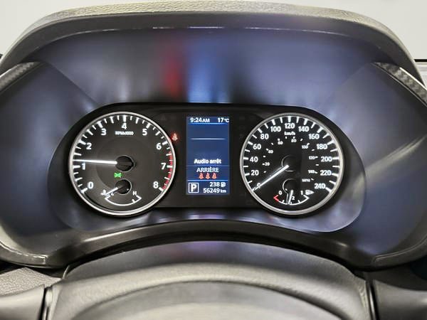 Nissan Sentra S 2023-19