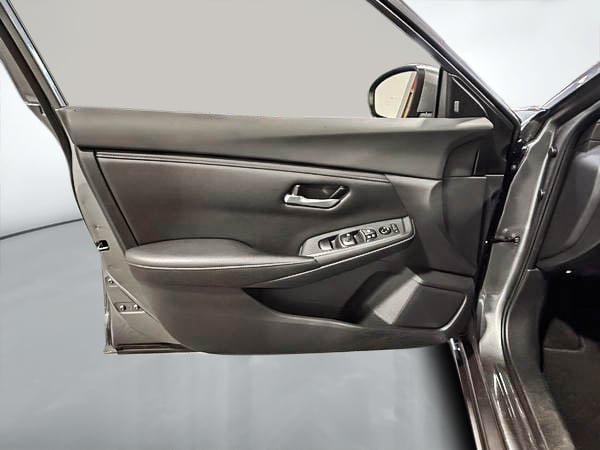 Nissan Sentra SV 2023-11