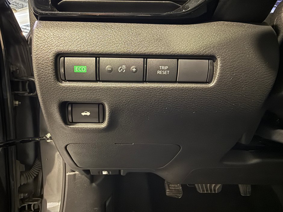 Nissan Sentra SV 2024-13