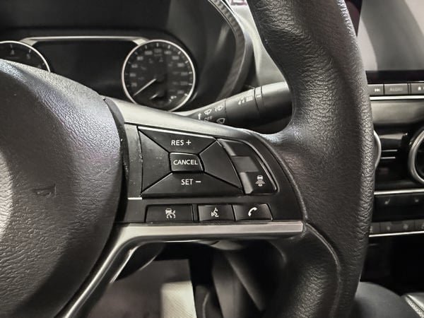Nissan Sentra SV 2025-16