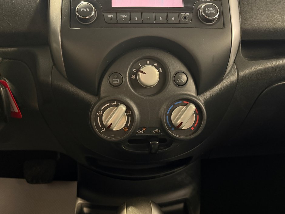 Nissan Versa Note SV 2014-21