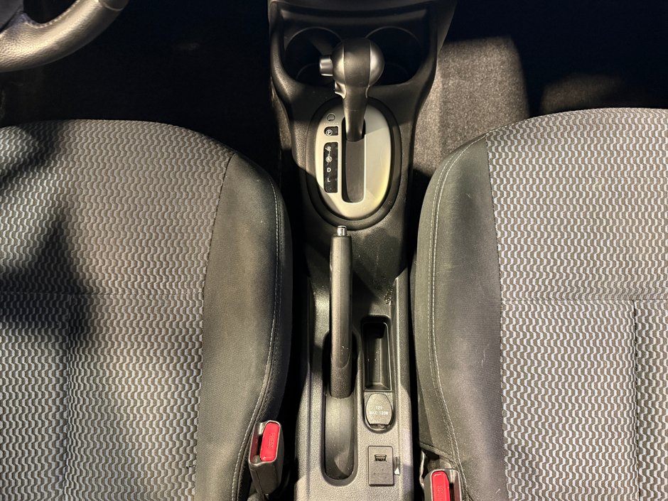 Nissan Versa Note SV 2014-22