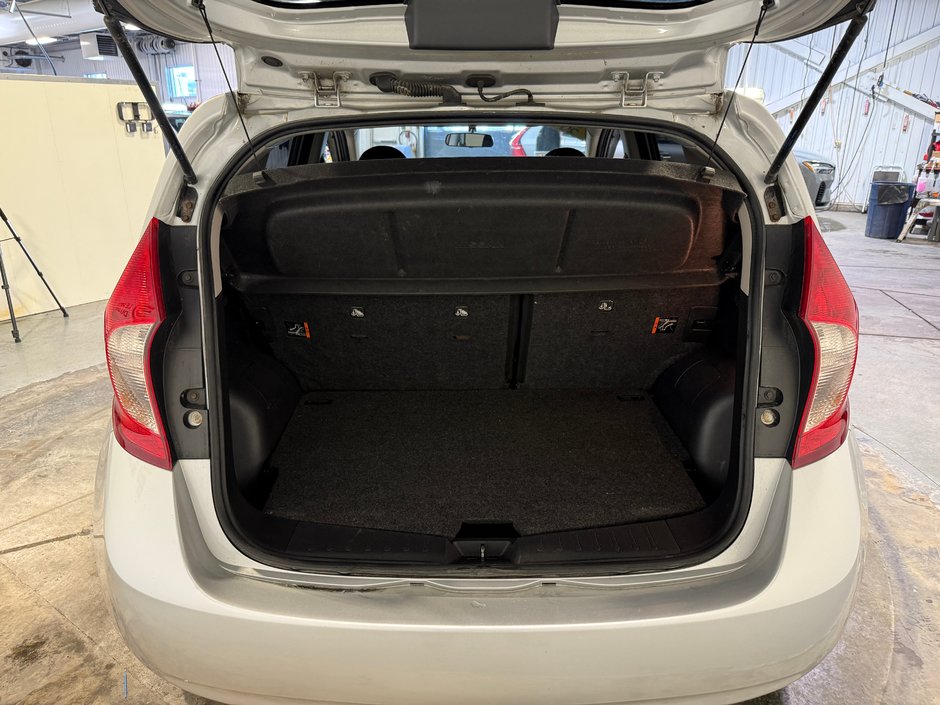 Nissan Versa Note SV 2014-24
