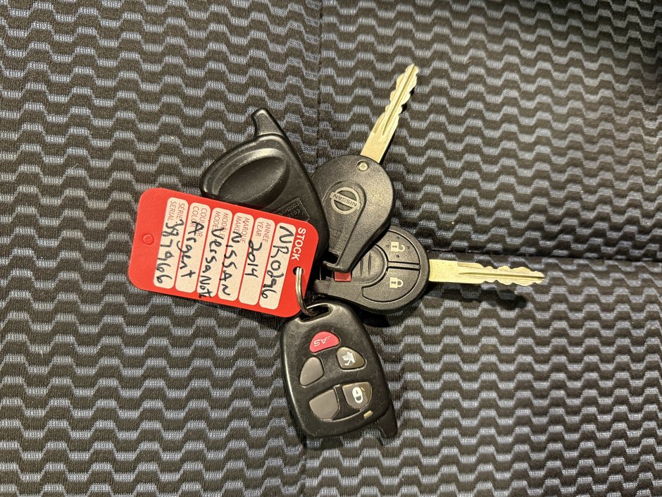 Nissan Versa Note SV 2014-25