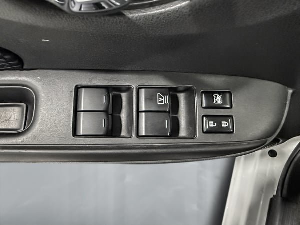 2016 Nissan Versa Note SV-11