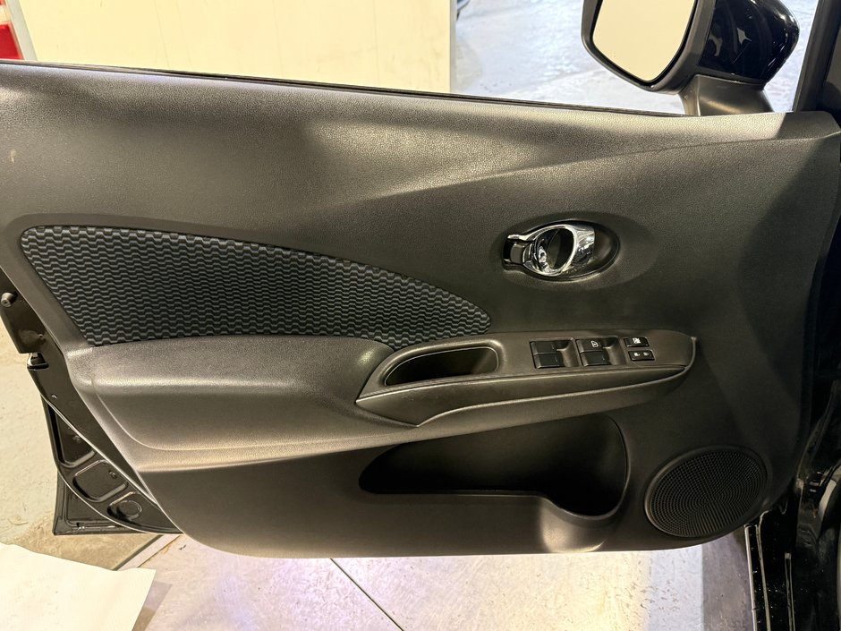 Nissan Versa Note SV 2018-10