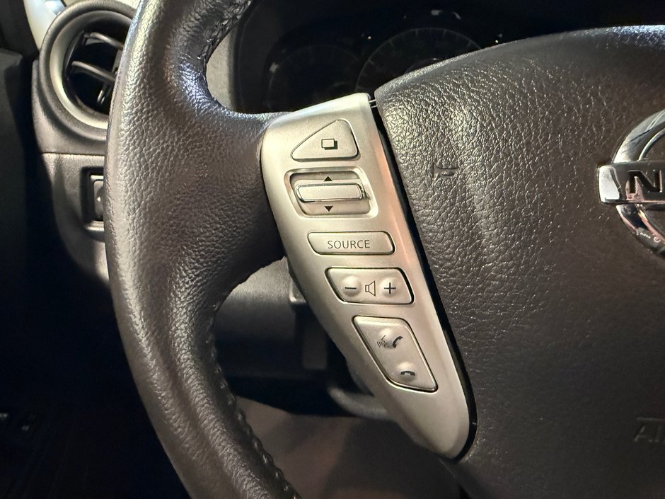 Nissan Versa Note SV 2018-14