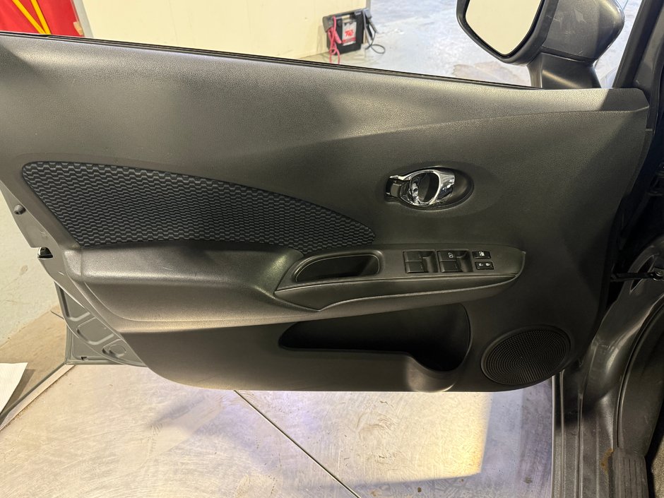 Nissan Versa Note SV 2019-10