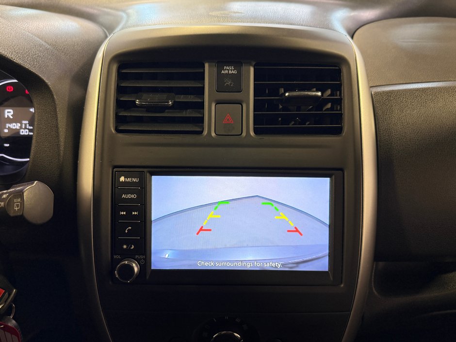 Nissan Versa Note SV 2019-20