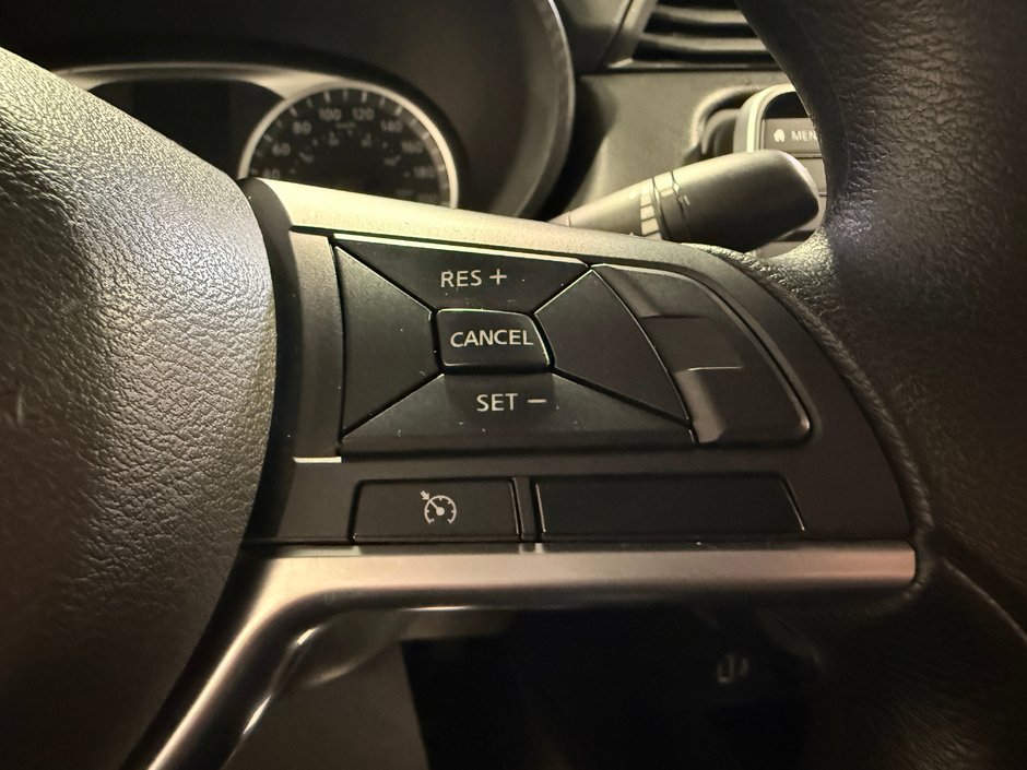 Nissan Versa S 2021-15