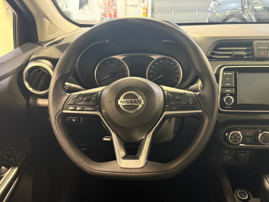 Nissan Versa S 2021-13