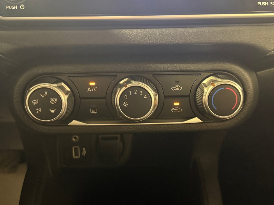 Nissan Versa S 2021-21