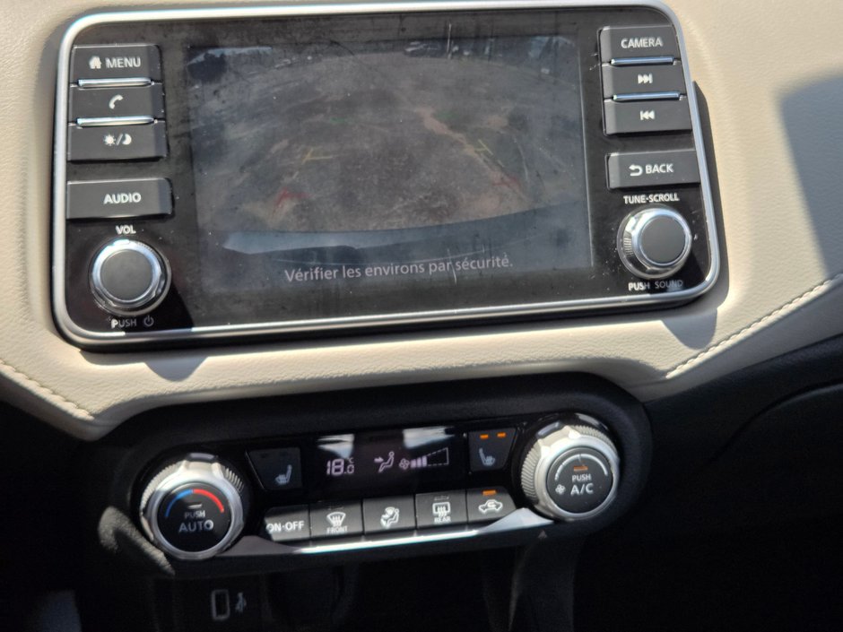 Nissan Versa SV 2021-15