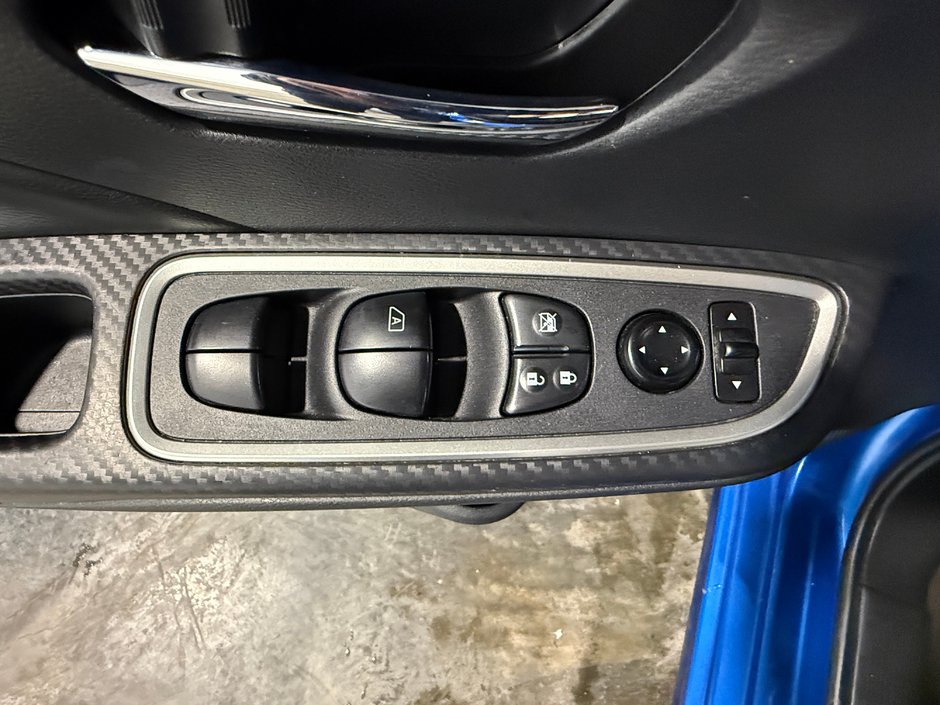 Nissan Versa SR 2024-11