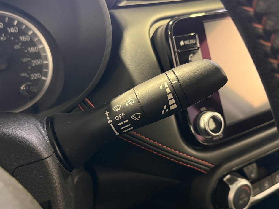 Nissan Versa SR 2024-17