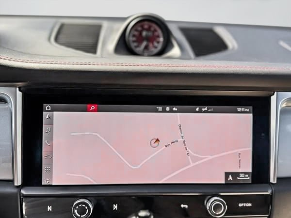 Porsche Macan GTS 2024-22