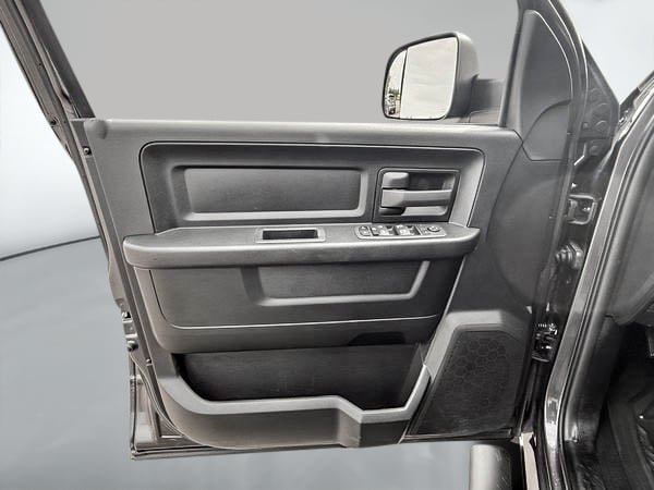 Ram 1500 Classic express 2023-10
