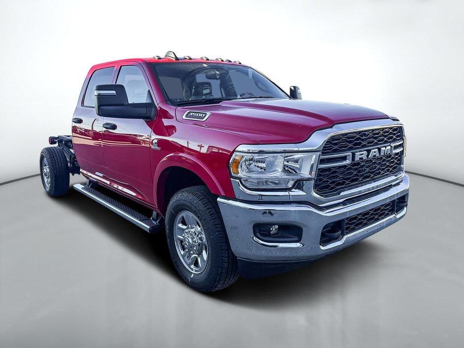 2024 Ram 3500 châssis-cabine Tradesman-0