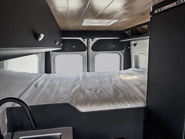 2025 Ram ProMaster fourgon vitré 3500 159po VANQUEST-13