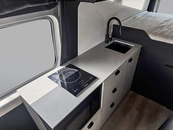 2025 Ram ProMaster fourgon vitré 3500 159po VANQUEST-12
