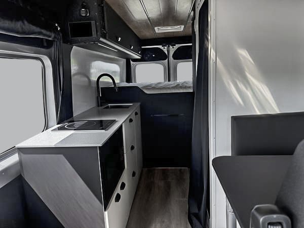 2025 Ram ProMaster fourgon vitré 3500 159po VANQUEST-10