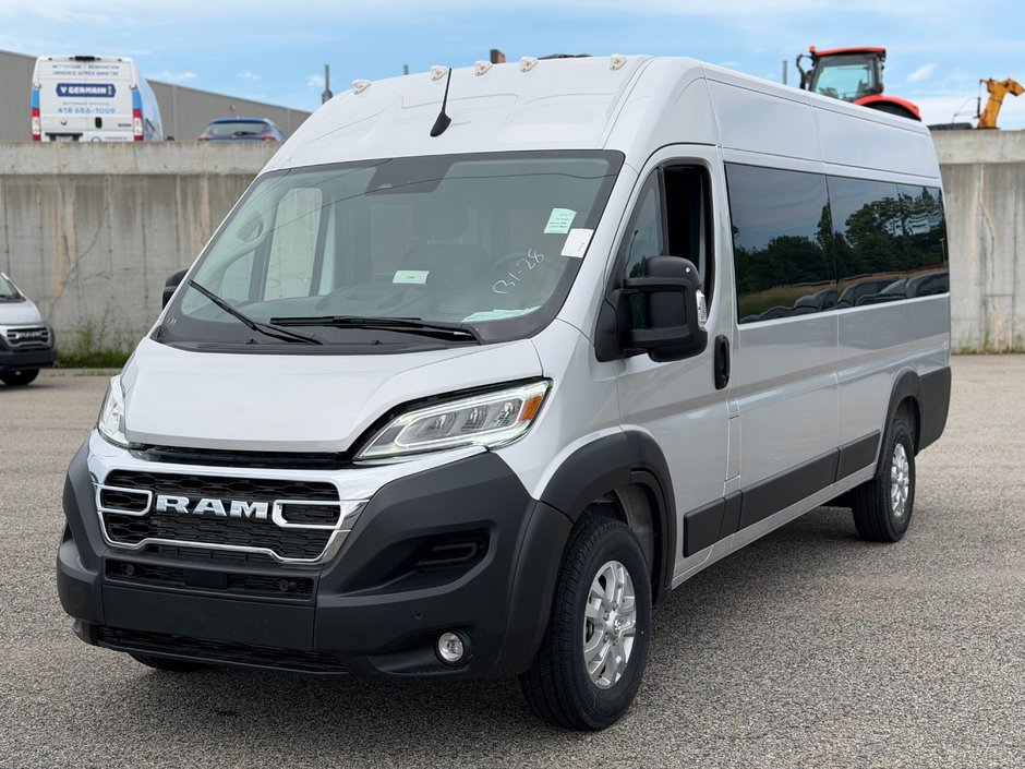 2025 Ram ProMaster fourgon vitré 3500 SLT+ 159 po (22H)-6