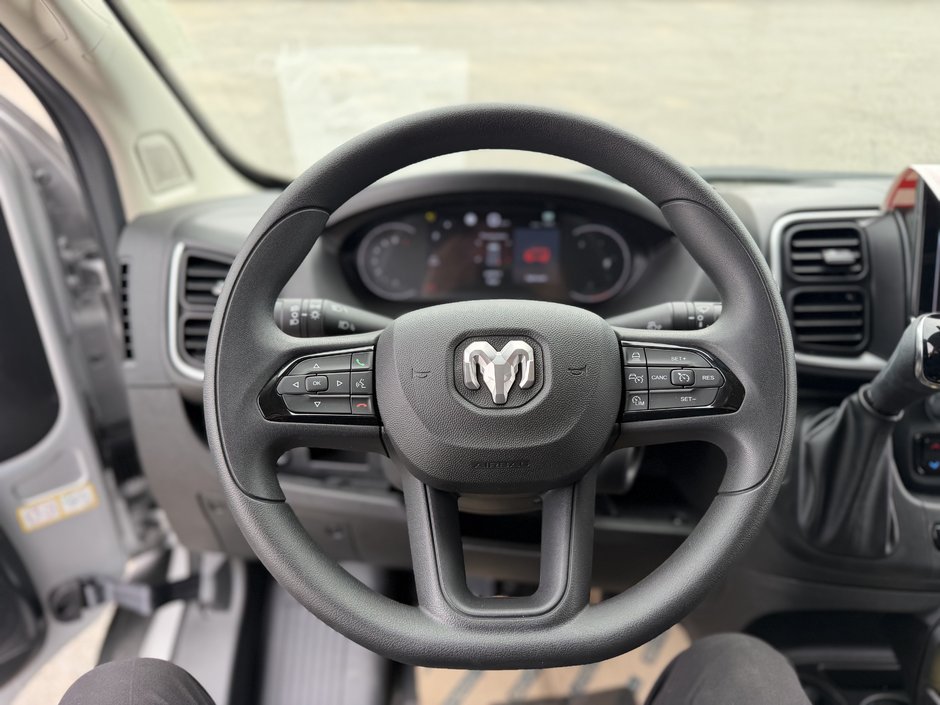 2025 Ram ProMaster fourgon vitré 3500 SLT+ 159 po (22H)-8