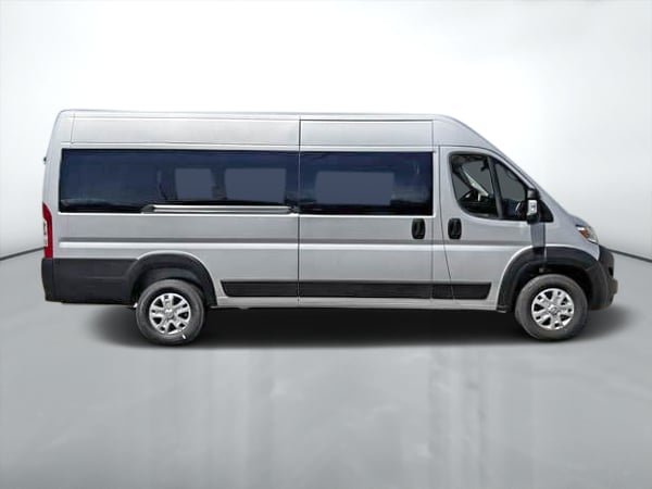 2025 Ram ProMaster fourgon vitré SLT+ 3500 159 po (22H)-1