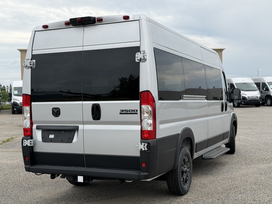 2025 Ram ProMaster fourgon vitré SLT+ 3500 159 po (22H)-2