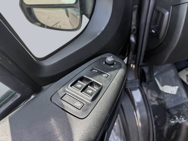2025 Ram ProMaster fourgon vitré SLT+ 3500 159 po (22H)-8