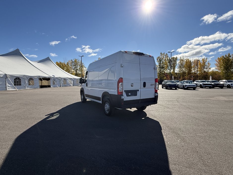 Ram ProMaster fourgonnette utilitaire 2500 2024-4
