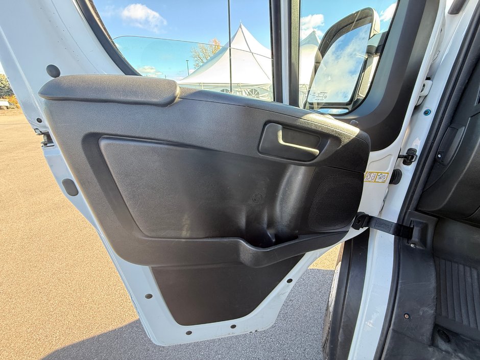 Ram ProMaster fourgonnette utilitaire 2500 2024-9