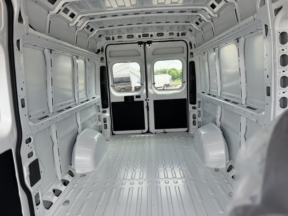 Ram ProMaster fourgonnette utilitaire 3500 SLT 159p toit haut 2025-10