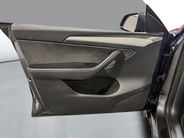 Tesla Model Y LONG RANGE 2023-11