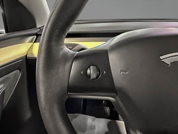 Tesla Model Y LONG RANGE 2023-15