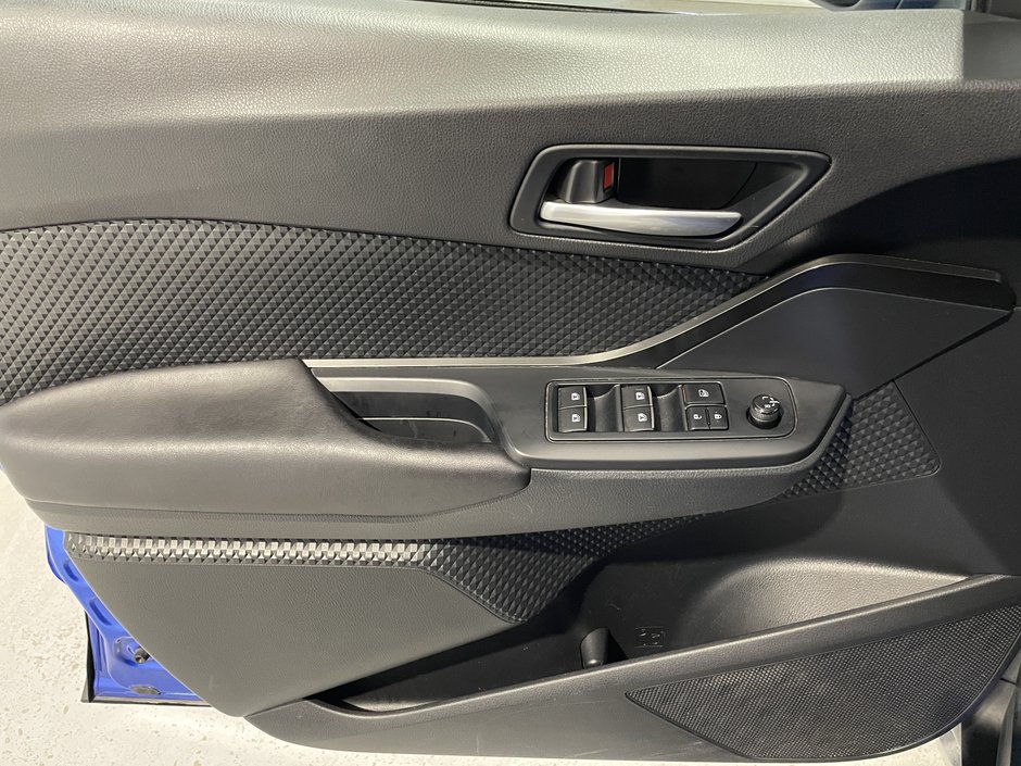 2018 Toyota C-HR XLE-8