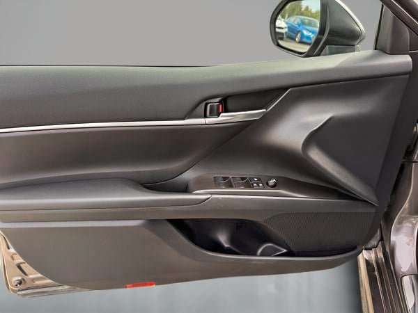 Toyota Camry HYBRIDE SE 2023-10