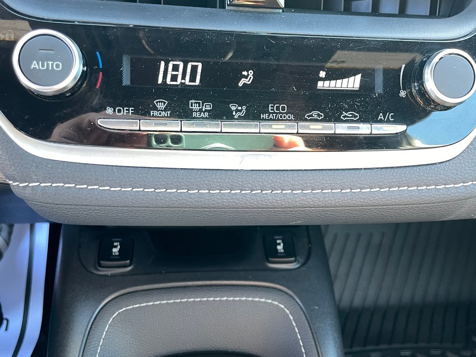 2024 Toyota Corolla à hayon SE-18