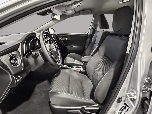 2018 Toyota Corolla iM Base-12