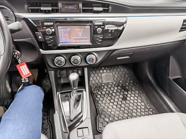 Toyota Corolla LE 2014-19