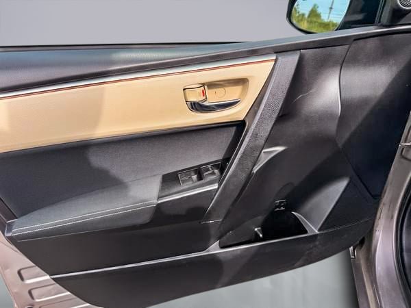 Toyota Corolla CE 2016-9