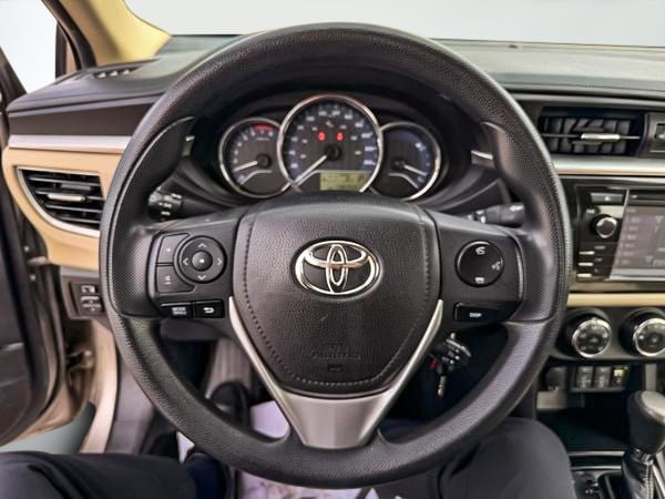 Toyota Corolla CE 2016-15