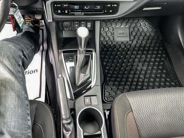Toyota Corolla LE 2017-18