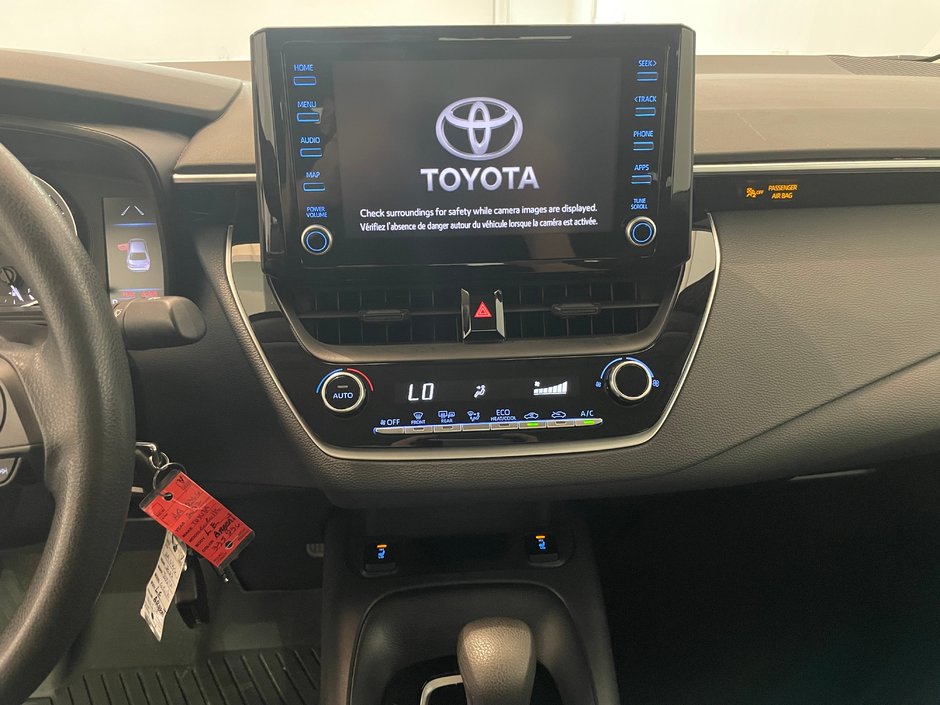 2022 Toyota Corolla LE-16