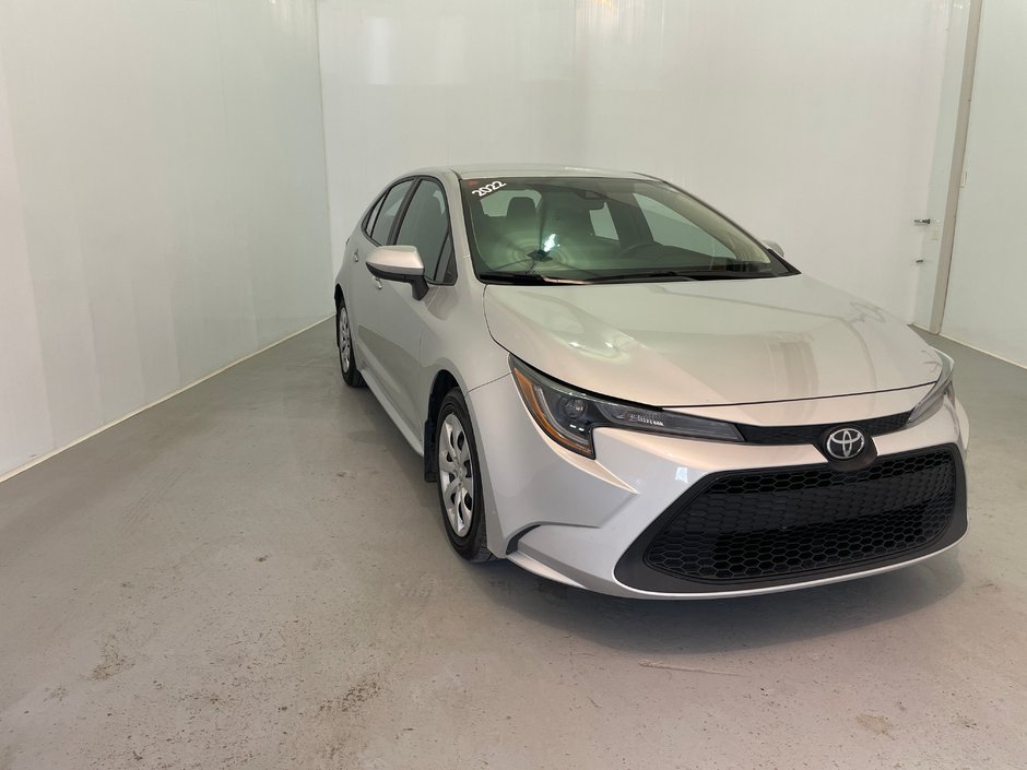 2022 Toyota Corolla LE-0