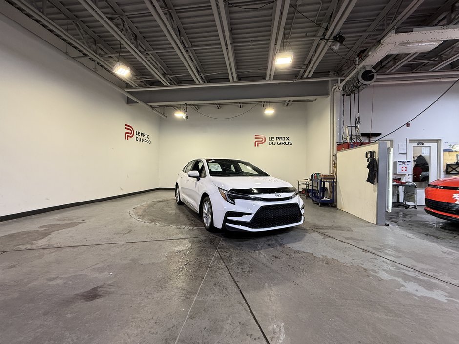 2023 Toyota Corolla SE-0